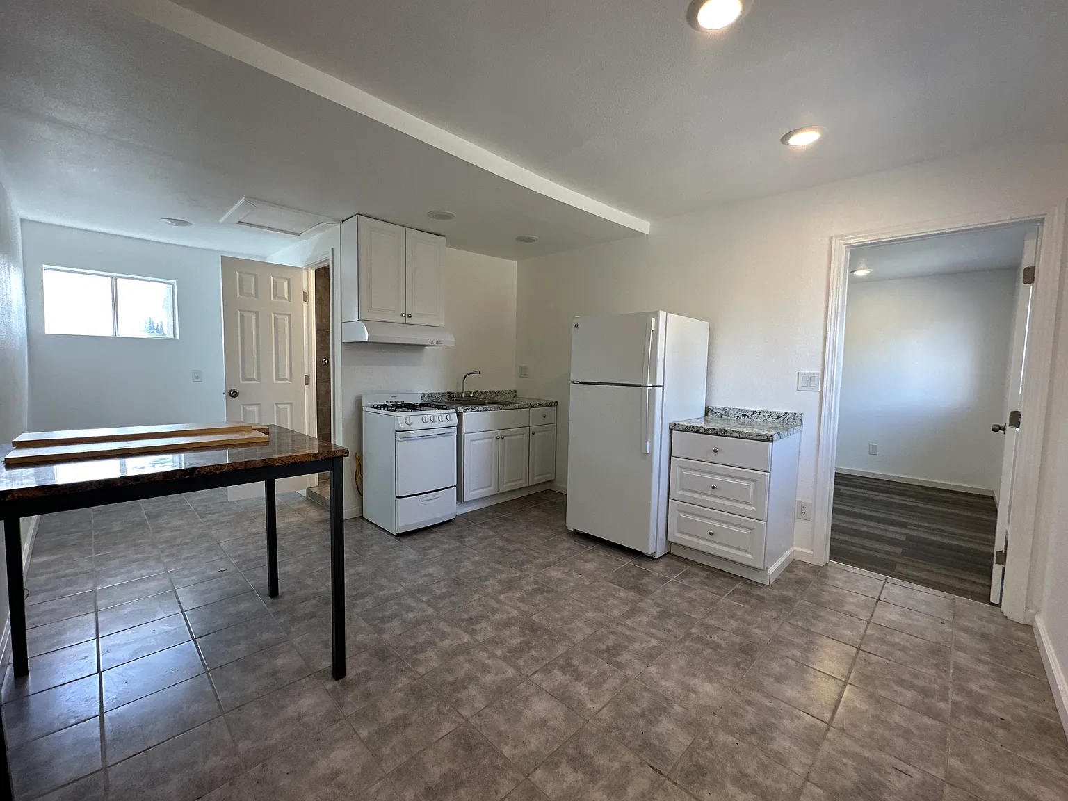 1 bed, 480 sqft, $1,100 — Photo 3