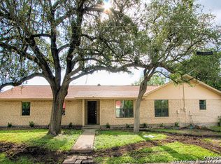 505 Queen Ann St, George West, TX 78022