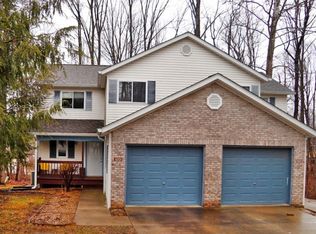1001 N Forest View Dr N, Ellettsville, IN 47429