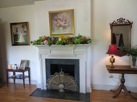 2nd image of 123 Westhampton Ave
