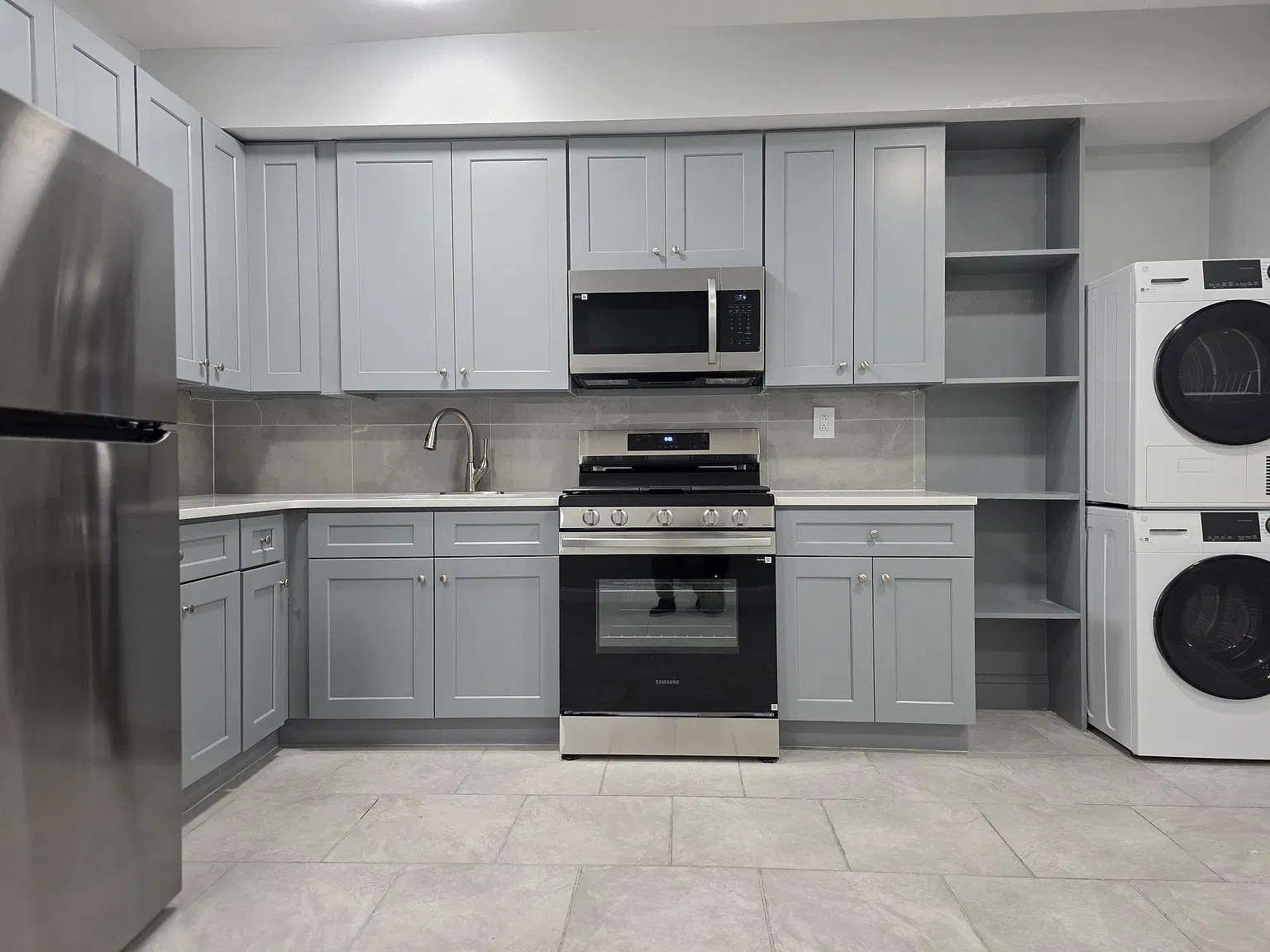 324 Broadway — Photo 2