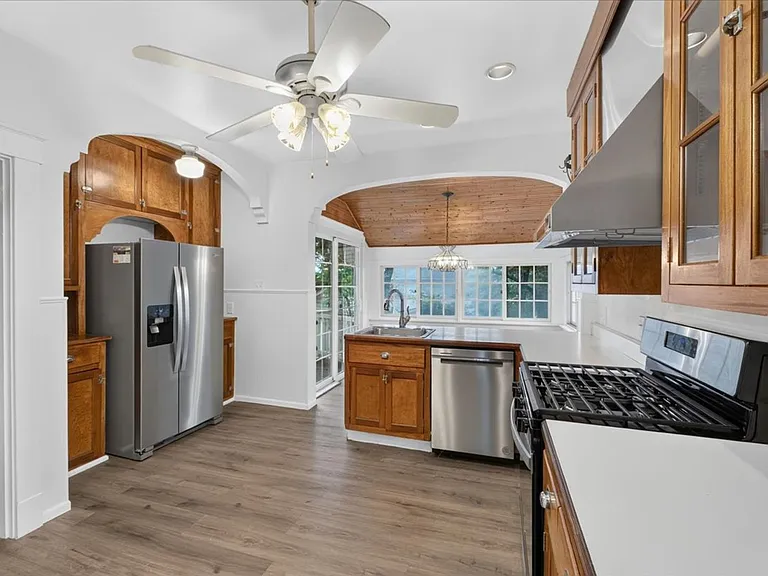 7325 Sutherland Ave — Photo 14