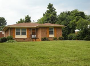 2116 Larkspur Dr, Greensboro, NC 27405