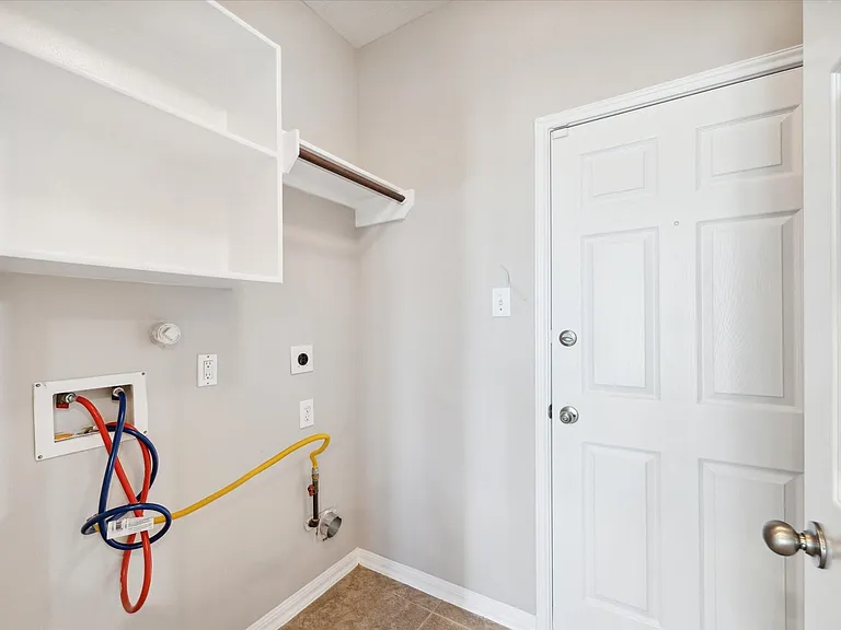 30507 Russell Point Dr — Photo 29