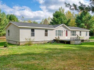 16013 Bird Rd, Linden, MI 48451