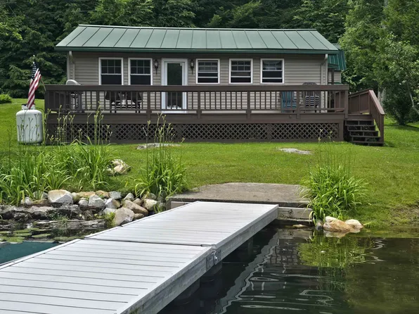 16 West Shore Drive, Tinmouth, VT 05773