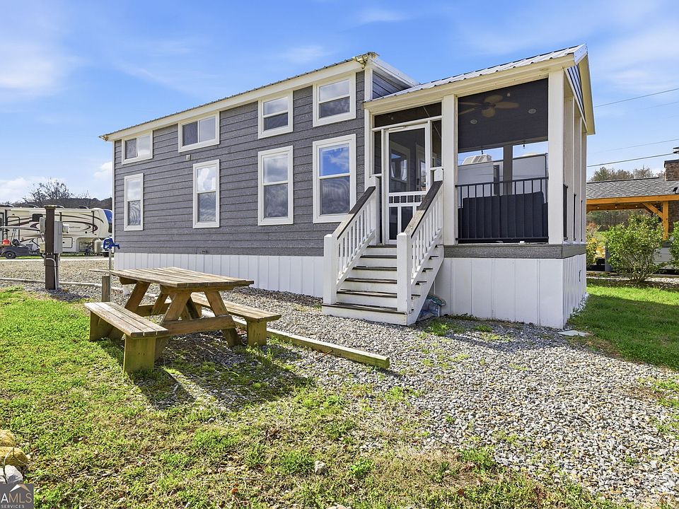 1st image of 102 Mountain Meadows Dr