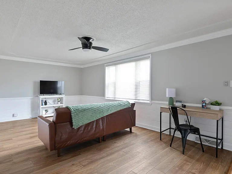 304 Sunset Cir — Photo 8