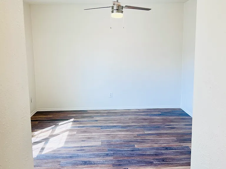 5429 Prince Dr — Photo 13