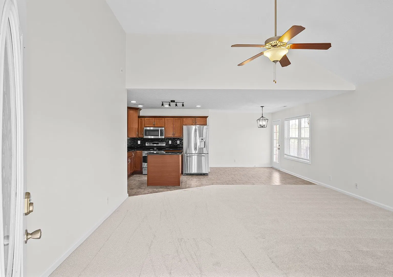 Pet Friendly Three Bedroom! — Photo 4