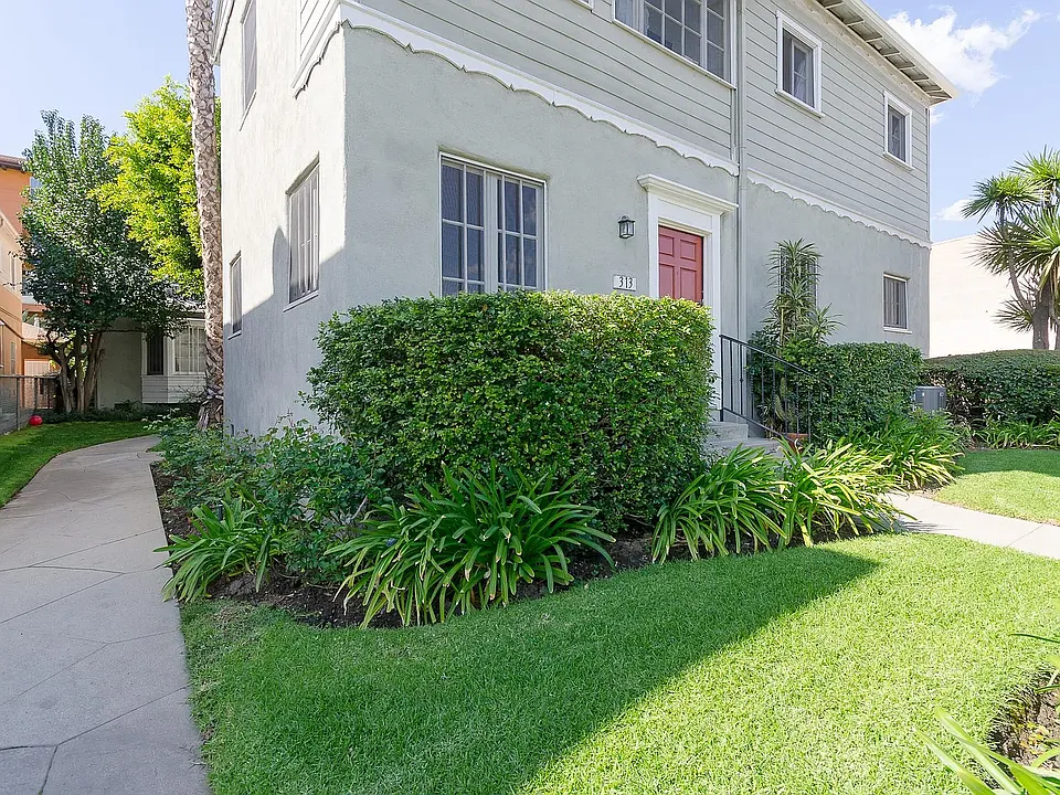 313 S Cochran Ave #313