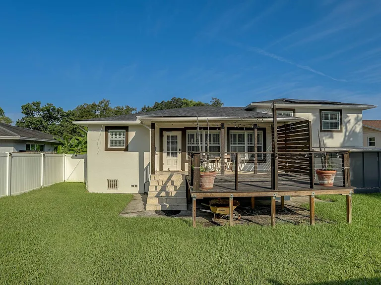 633 Spring Oaks Blvd — Photo 36