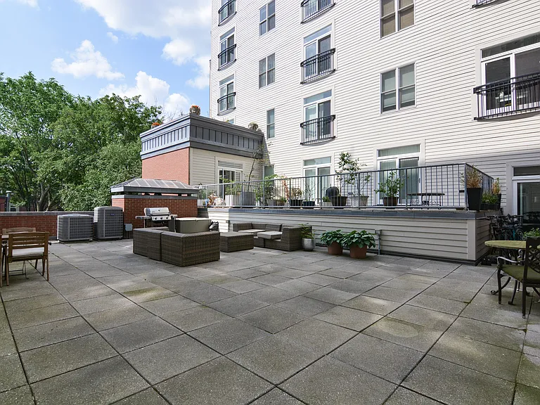 1723 Washington St #309 — Photo 17