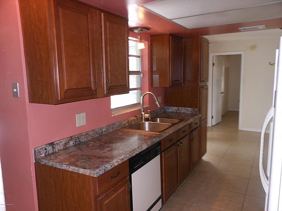 3rd image of 1262 Westover St