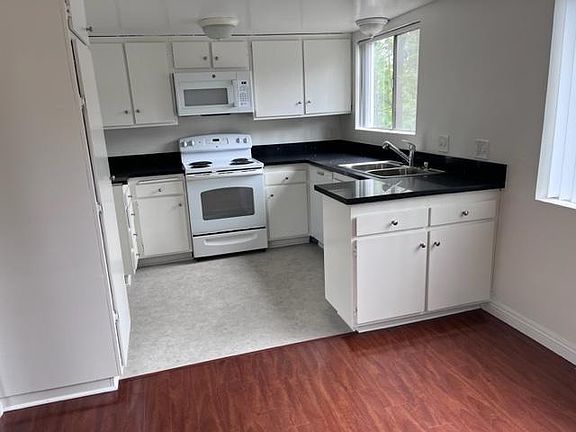 5th image of 1806 Foothill St Unit B