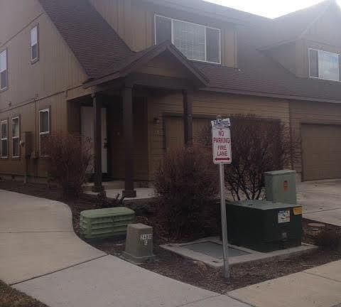 HOA Maintained front landscaping