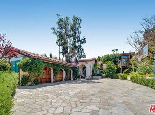 2119 Banyan Dr, Los Angeles, CA 90049