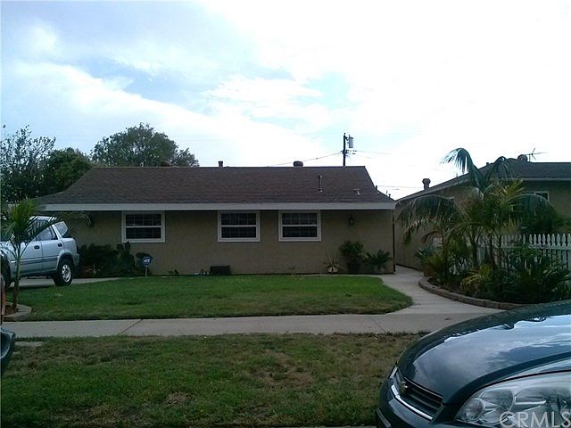 1st image of 818 E J St