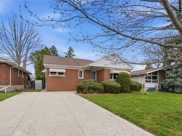 30 W 22nd St, Hamilton, ON L9C 4N3