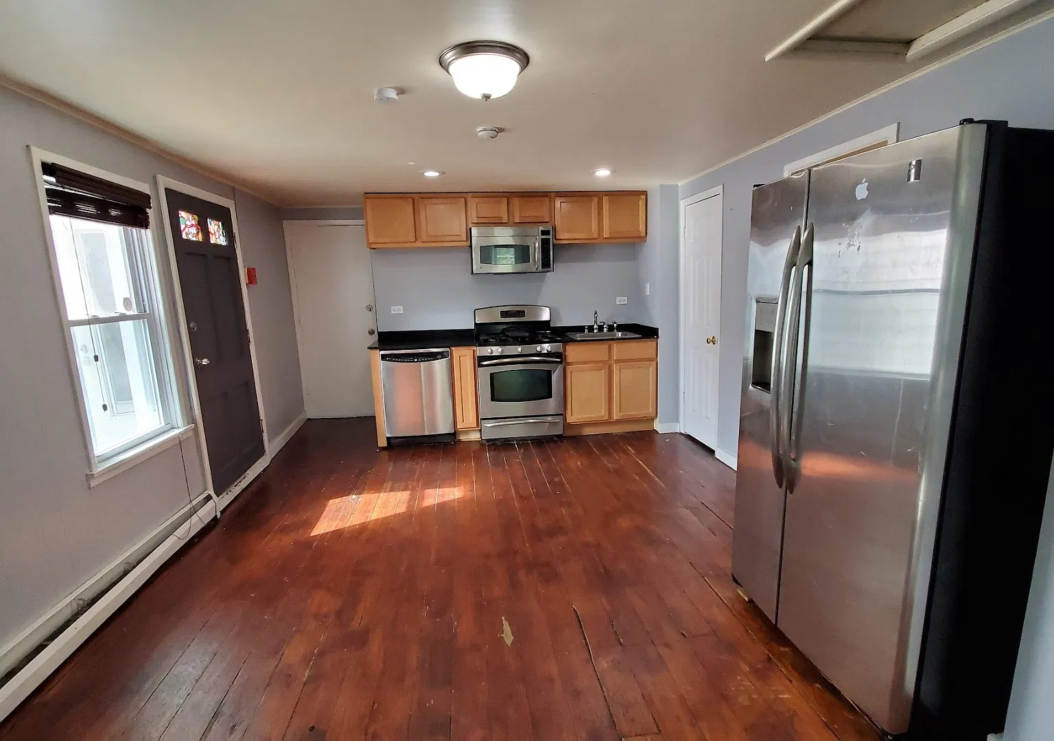 14320 Beacon Ave — Photo 2
