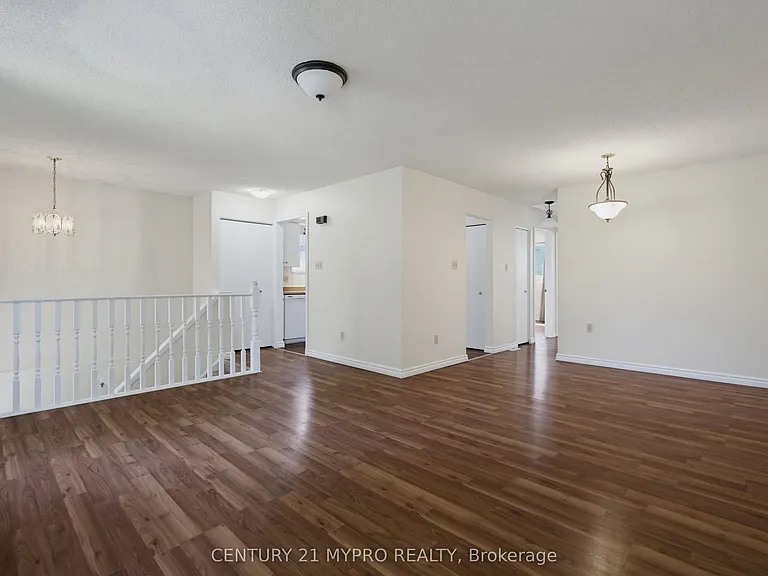 143 Ardsley Cres — Photo 6