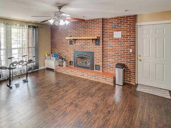 3rd image of 619 Knollwood Dr