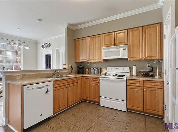5th image of 4441 Burbank Dr