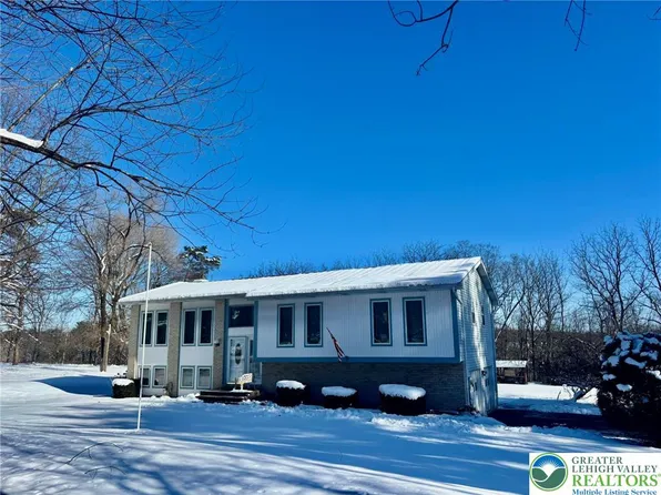 372 Oxford Cir, Bath, PA 18014