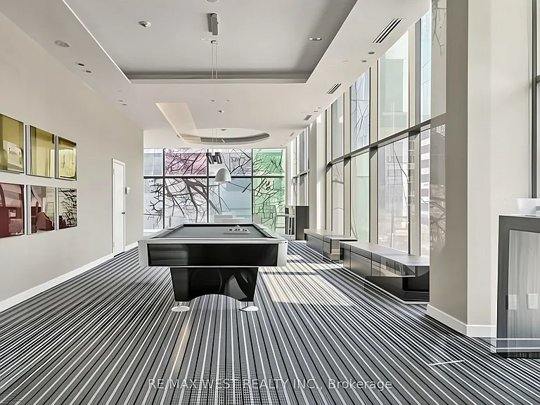 38 Grenville St #1203 — Photo 32