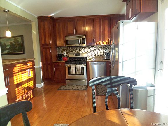 4th image of 40 Harding Parkway
