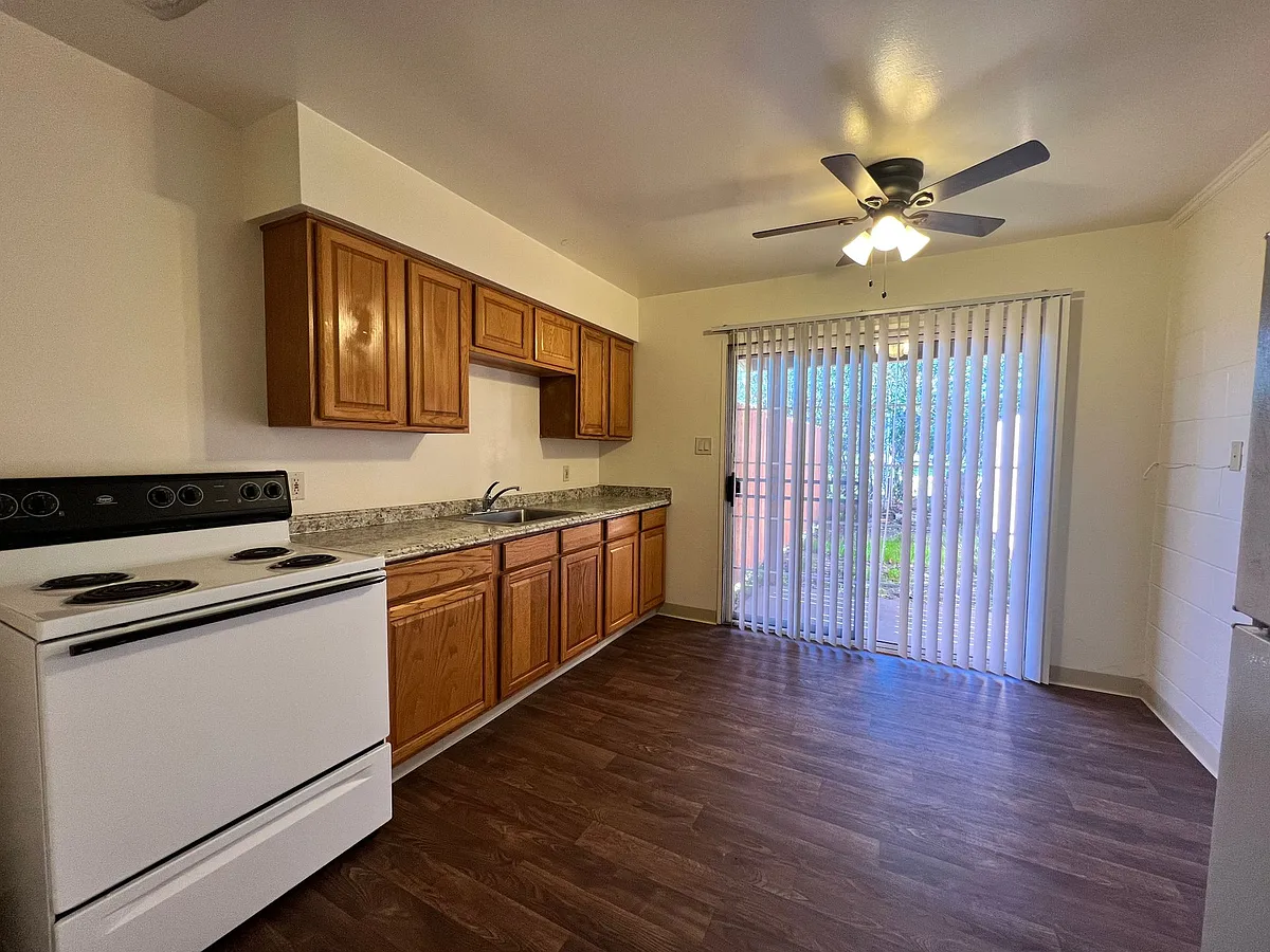 Building Photo - Parkside Apartments