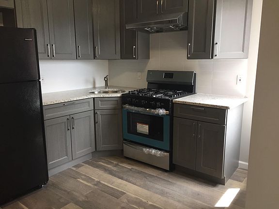 2nd image of 512 N 39th St #C