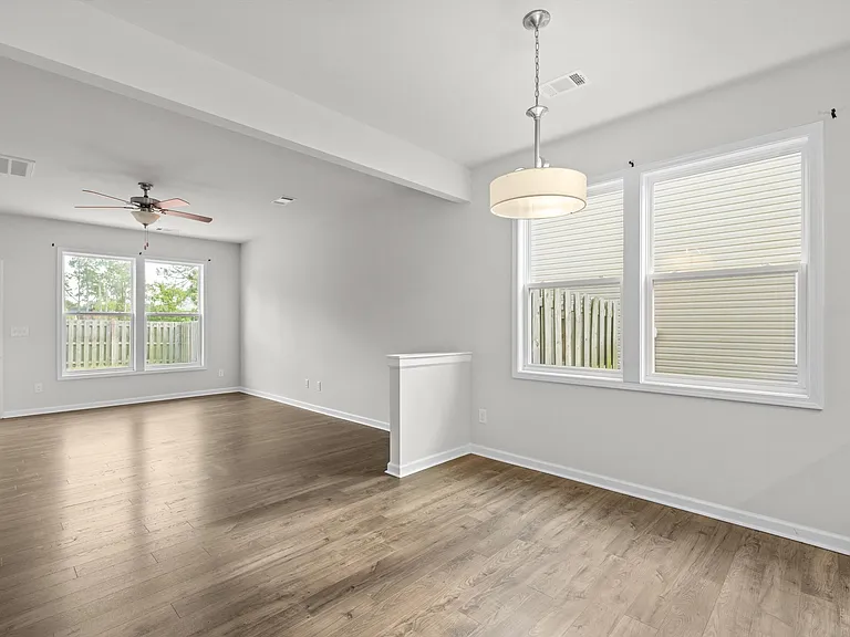 596 Count Fleet Ct — Photo 22