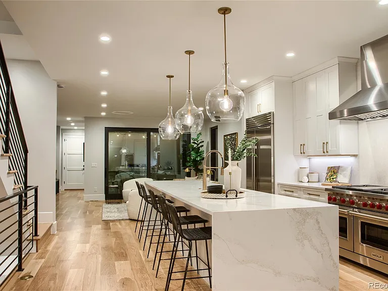 340 Jackson St — Photo 31