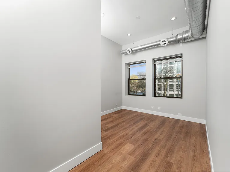1219 W Devon Ave #201 — Photo 8