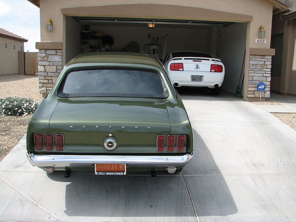 2 Car Garage: Cars Wanted!