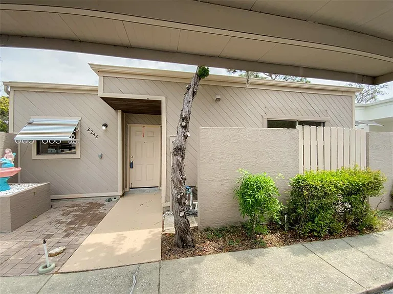 2242 Pinewood Villas Dr — Photo 4
