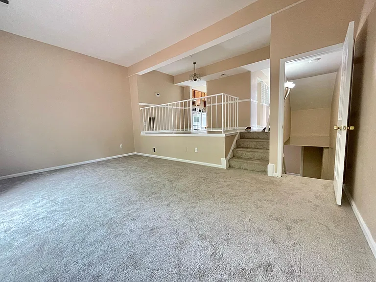 2090 Pilgrim Dr — Photo 42