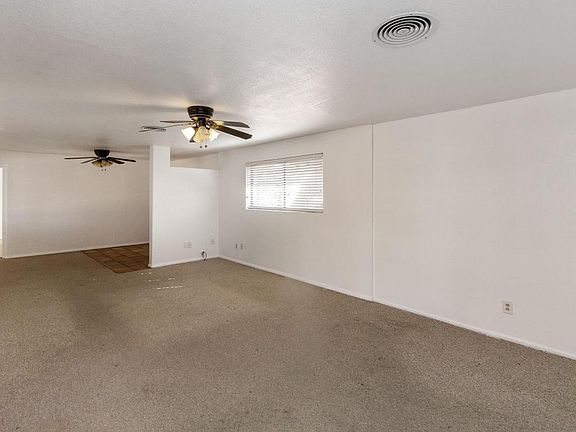 3rd image of 1124 E Manor Dr