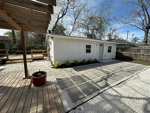 4109 Edison St Photo 1