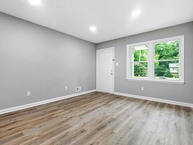 928 Jason Ct — Photo 6