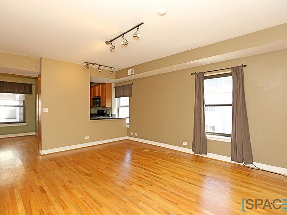 4th image of 925 Sunnyside Avenue # 3e Top Floor