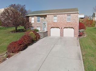 447 Shelbourne Dr, Pittsburgh, PA