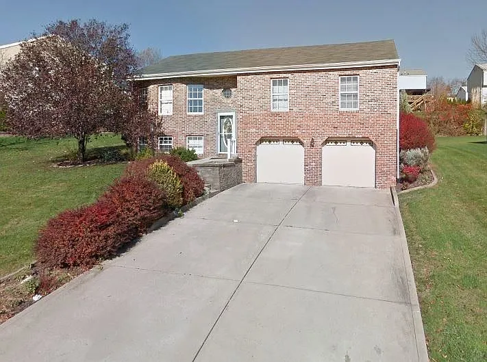 447 Shelbourne Dr photo 1
