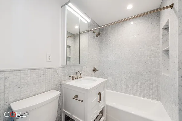 Rented by CORE | media 4