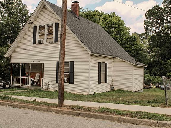 2nd image of 517 Trade St