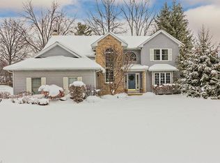 33701 Cedar Rd, Mayfield Heights, OH 44124