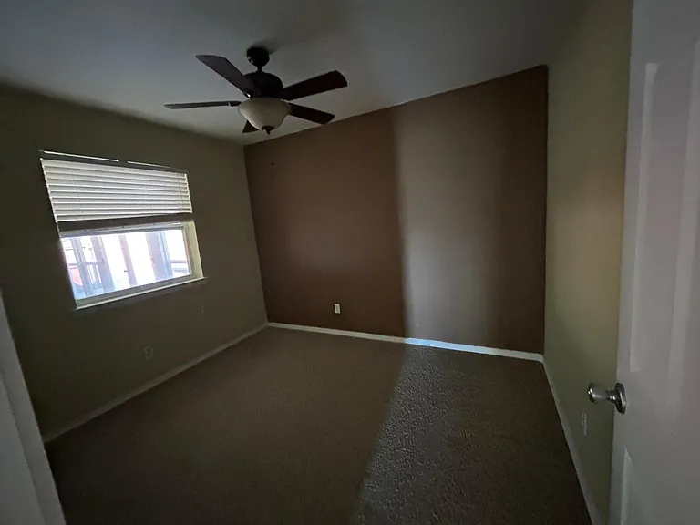 1112 Park Center Ct — Photo 11