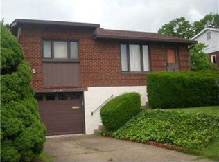 202 Bluemont Dr, West Mifflin, PA 15122