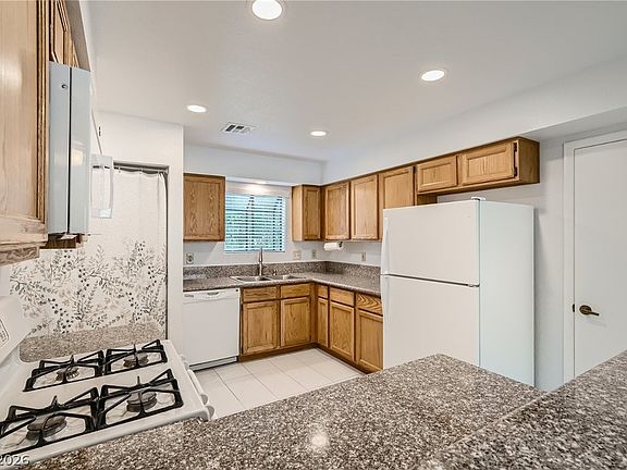 5th image of 4844 Maryvale Dr